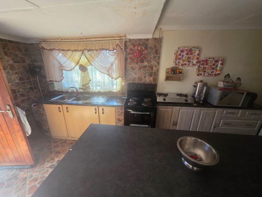 2 Bedroom Property for Sale in Roodepan Northern Cape